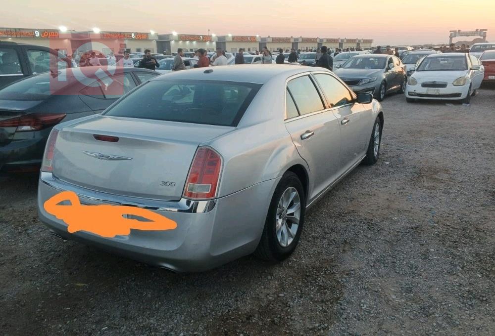 کرایسلەر 300